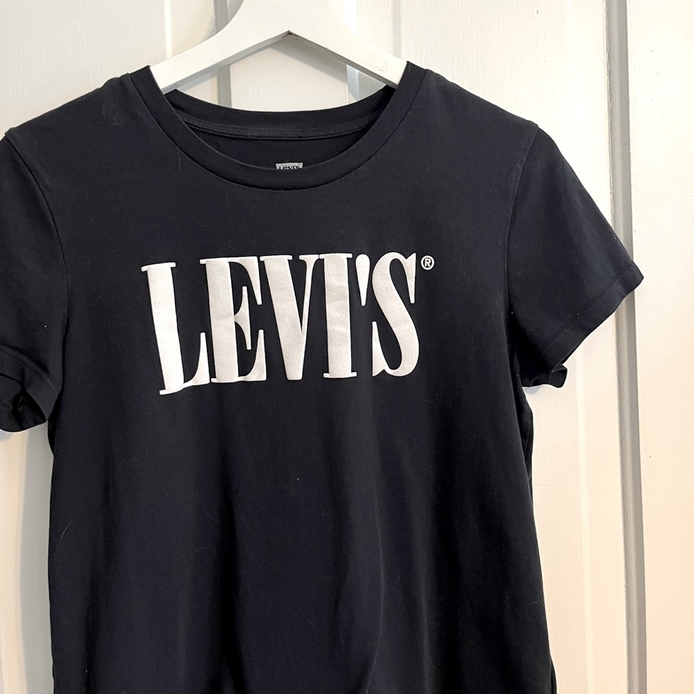 Levi’s Basic Tee